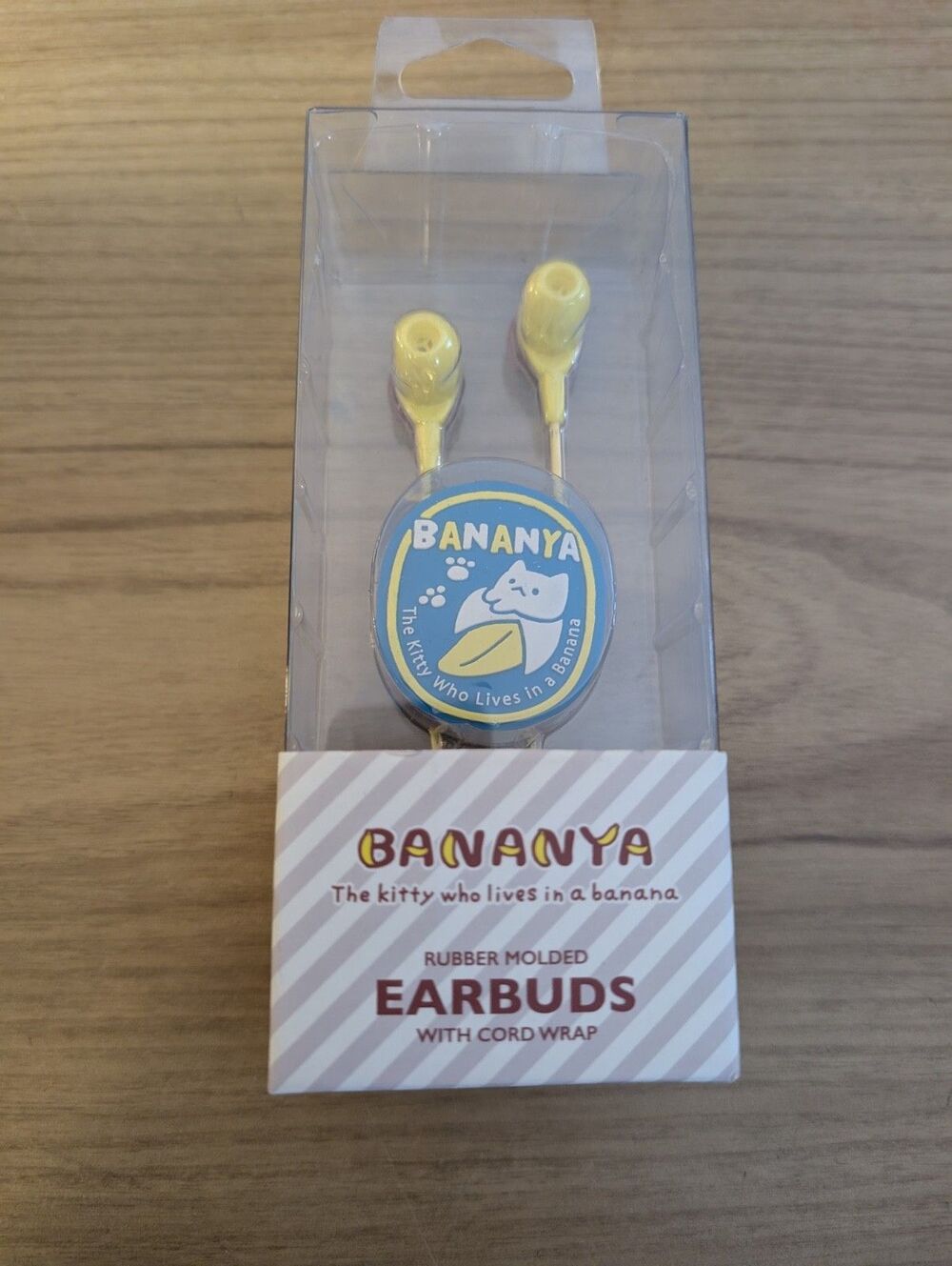 NEW BANANYA ANIME CRUNCHYROLL RUBBER MOLDED EARBUDS W/ CORD WRAP